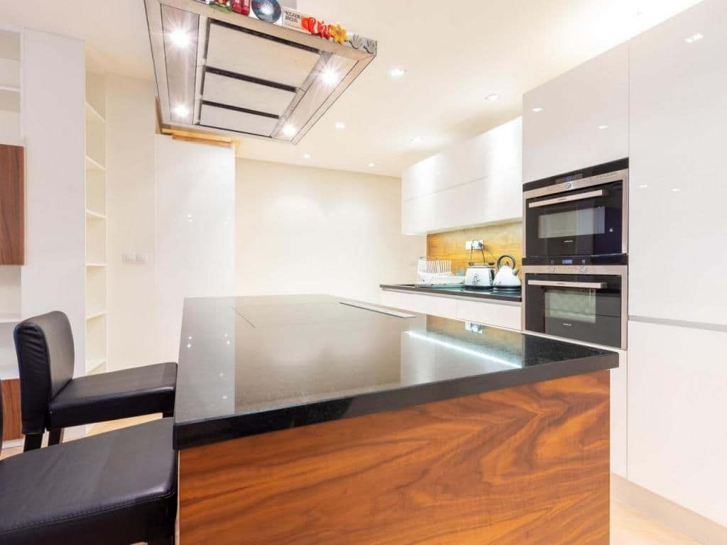 Prenájom bytu 4-izbový 91 m², Kališnická, Praha, Praha Prenájom bytu 4-izbový 91 m², Kališnická, Praha, Praha