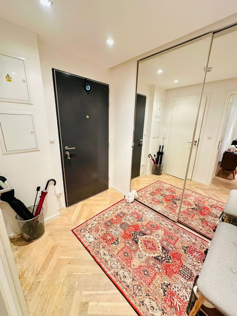 Prenájom bytu 4-izbový 91 m², Kališnická, Praha, Praha Prenájom bytu 4-izbový 91 m², Kališnická, Praha, Praha