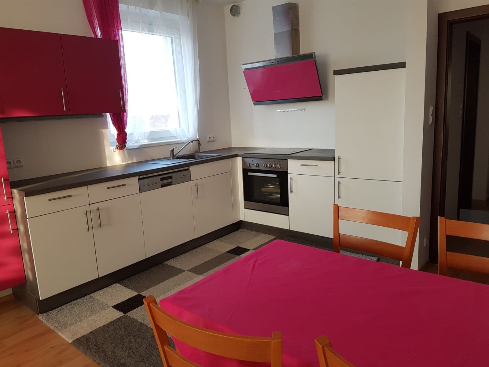 Prenájom bytu 2-izbový 58 m², Honzíkova, Praha, Praha Prenájom bytu 2-izbový 58 m², Honzíkova, Praha, Praha