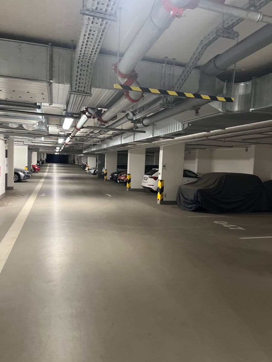 Prenájom garáže 13 m², Míšovická, Praha, Praha Prenájom garáže 13 m², Míšovická, Praha, Praha