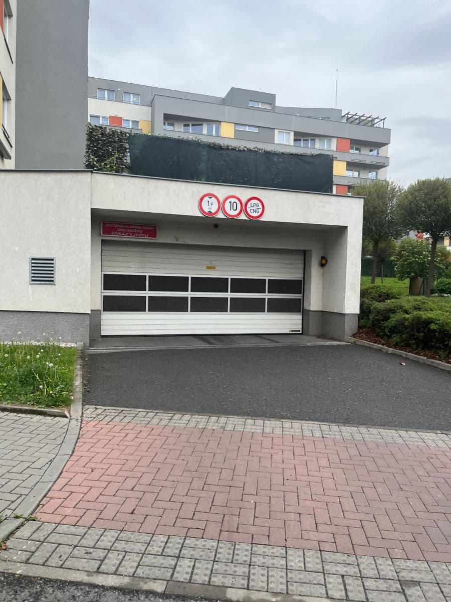 Prenájom garáže 13 m², Míšovická, Praha, Praha Prenájom garáže 13 m², Míšovická, Praha, Praha