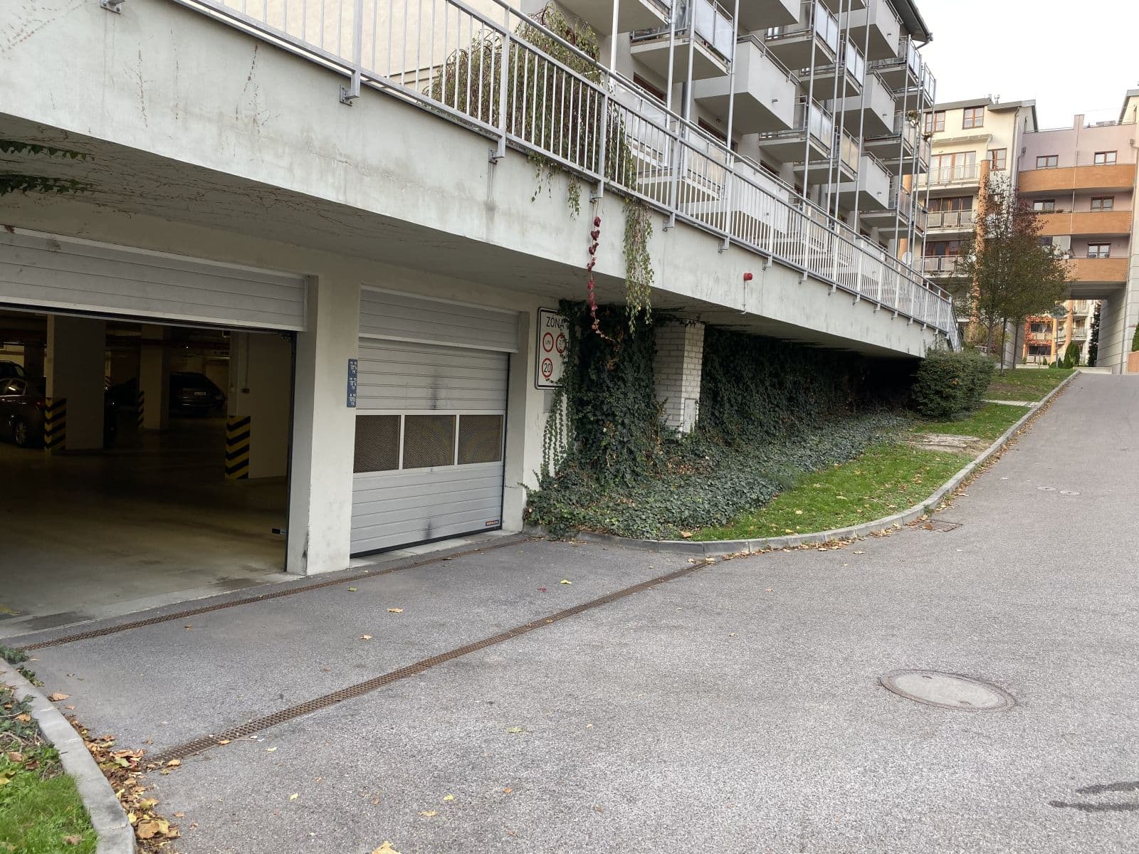 Prenájom garáže 13 m², Heinemannova, Praha, Praha Prenájom garáže 13 m², Heinemannova, Praha, Praha