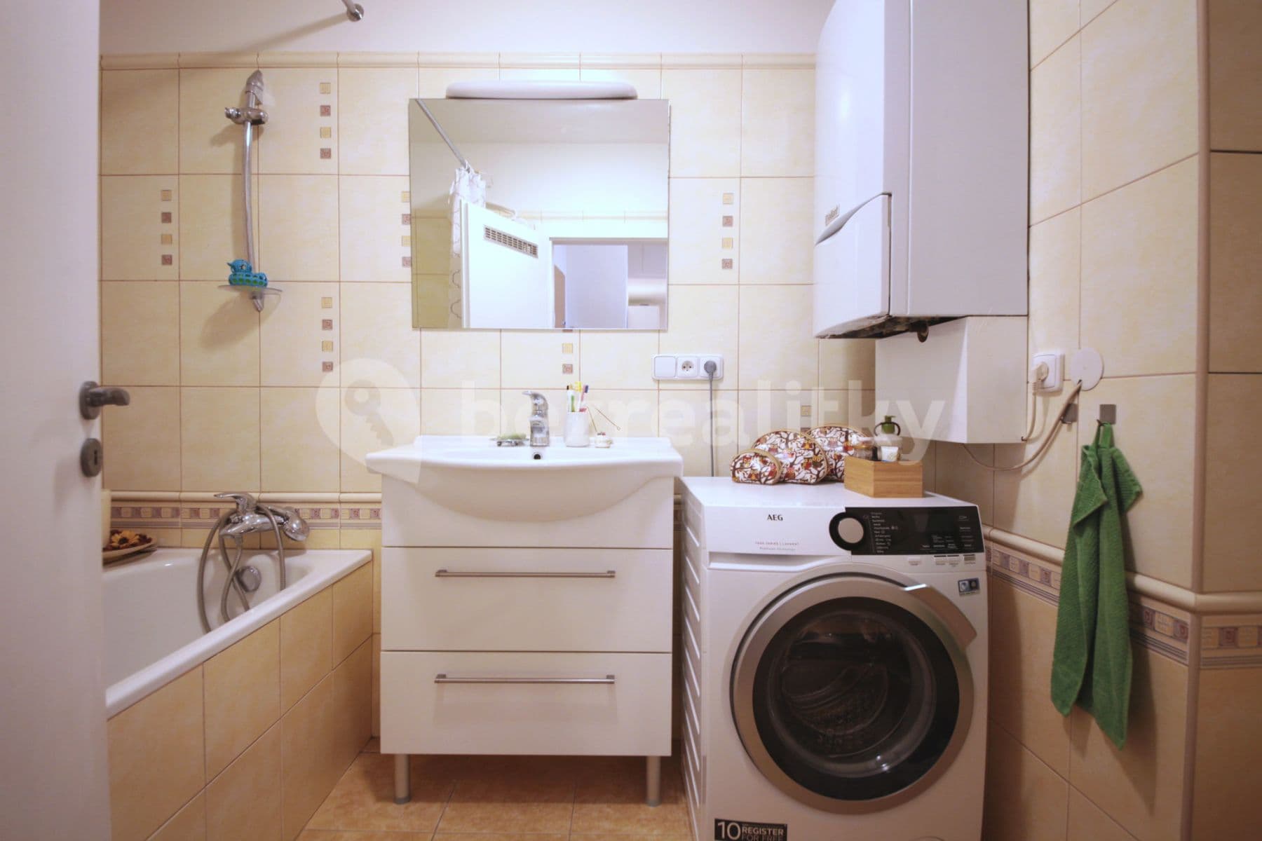 Prenájom bytu 2-izbový 50 m², U Svobodárny, Praha, Praha Prenájom bytu 2-izbový 50 m², U Svobodárny, Praha, Praha