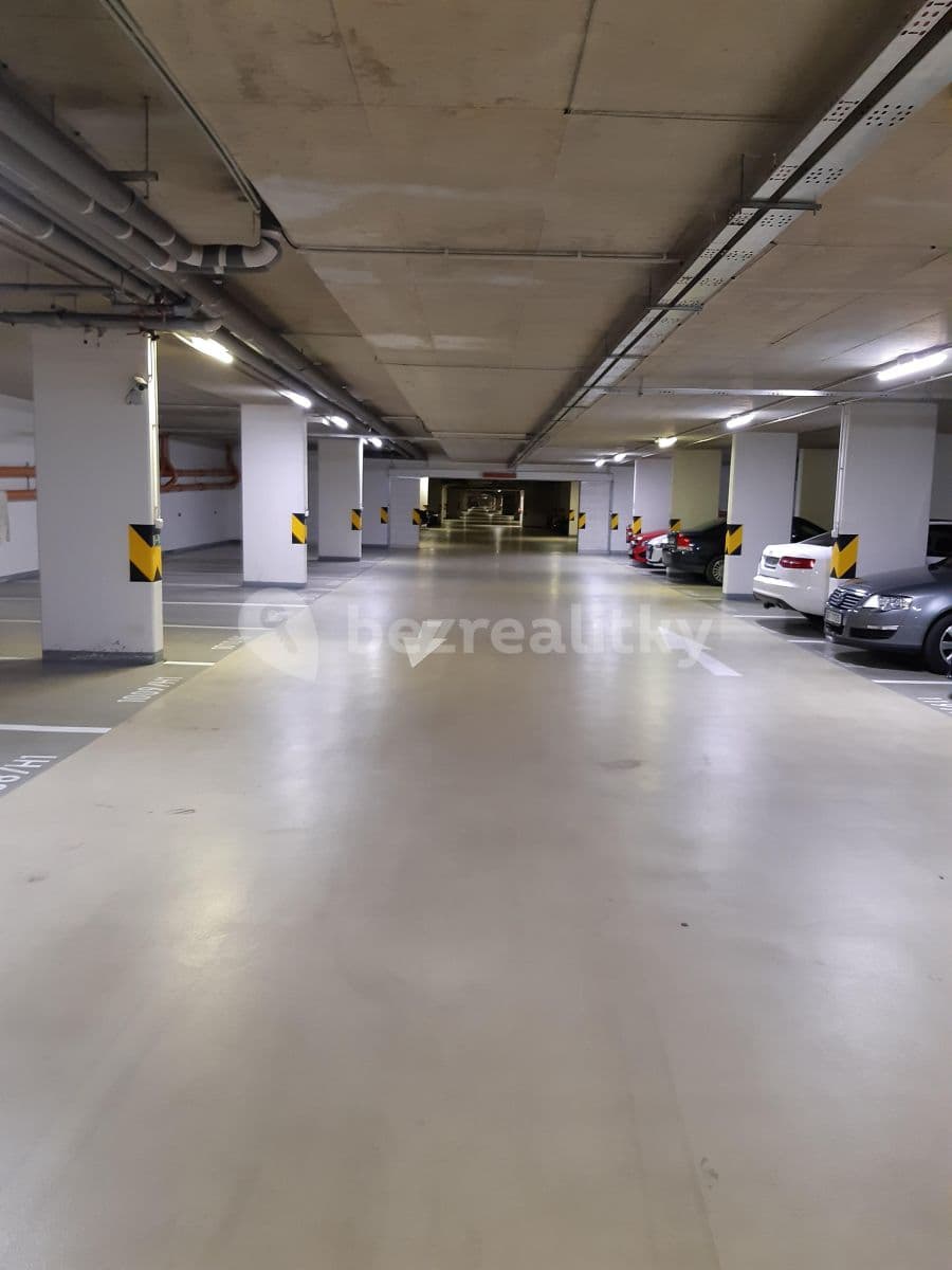 Prenájom garáže 13 m², Poděbradská, Praha, Praha Prenájom garáže 13 m², Poděbradská, Praha, Praha