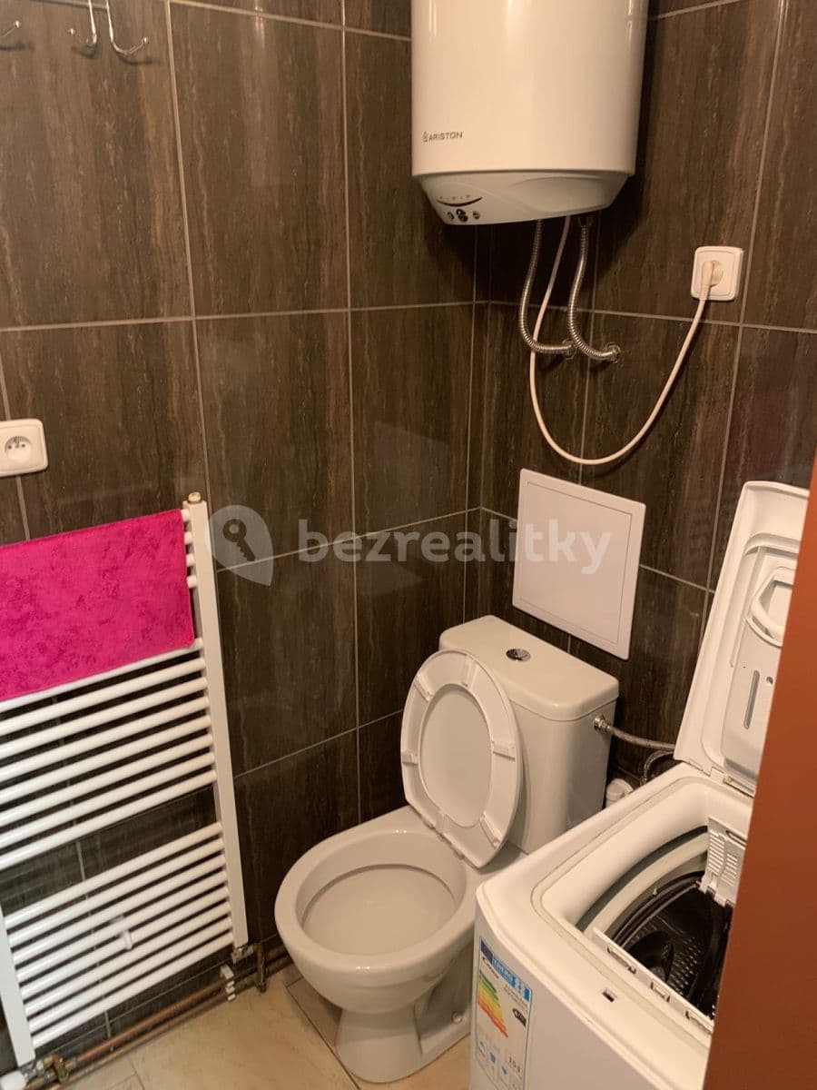 Prenájom bytu 1-izbový 32 m², Poděbradská, Praha, Praha Prenájom bytu 1-izbový 32 m², Poděbradská, Praha, Praha