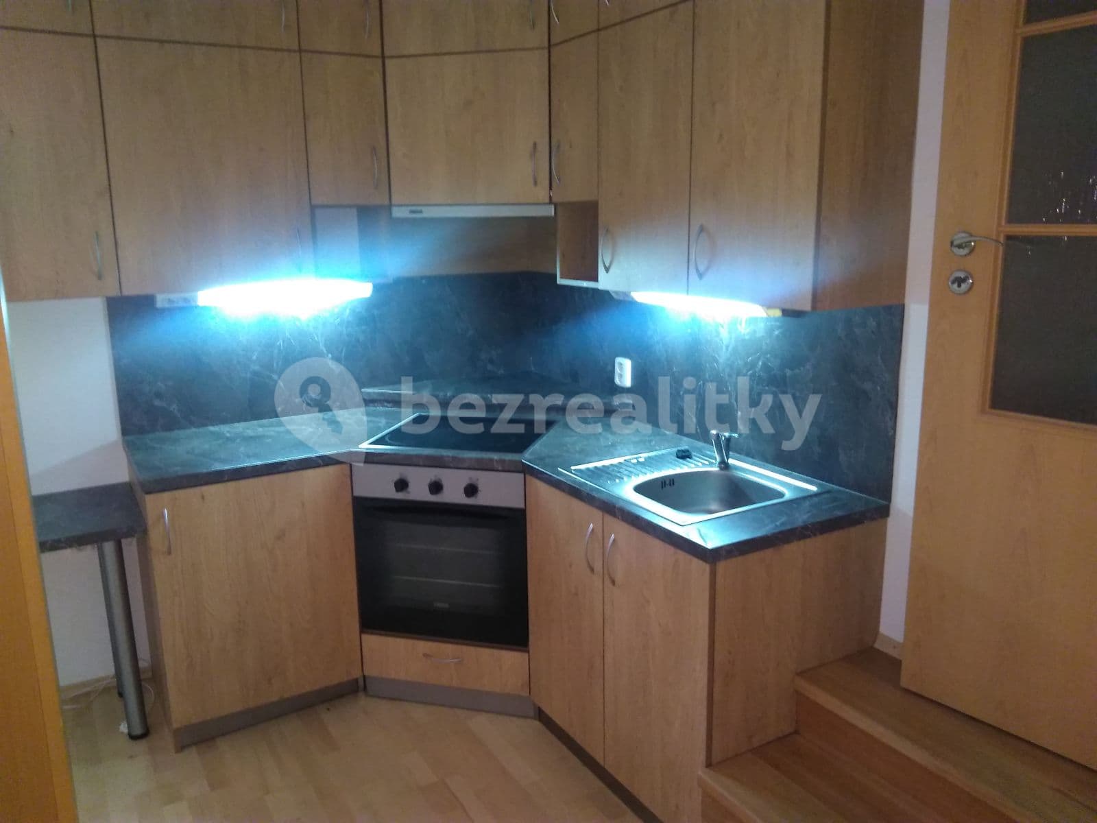 Prenájom bytu 1-izbový 34 m², Štúrova, Praha, Praha Prenájom bytu 1-izbový 34 m², Štúrova, Praha, Praha
