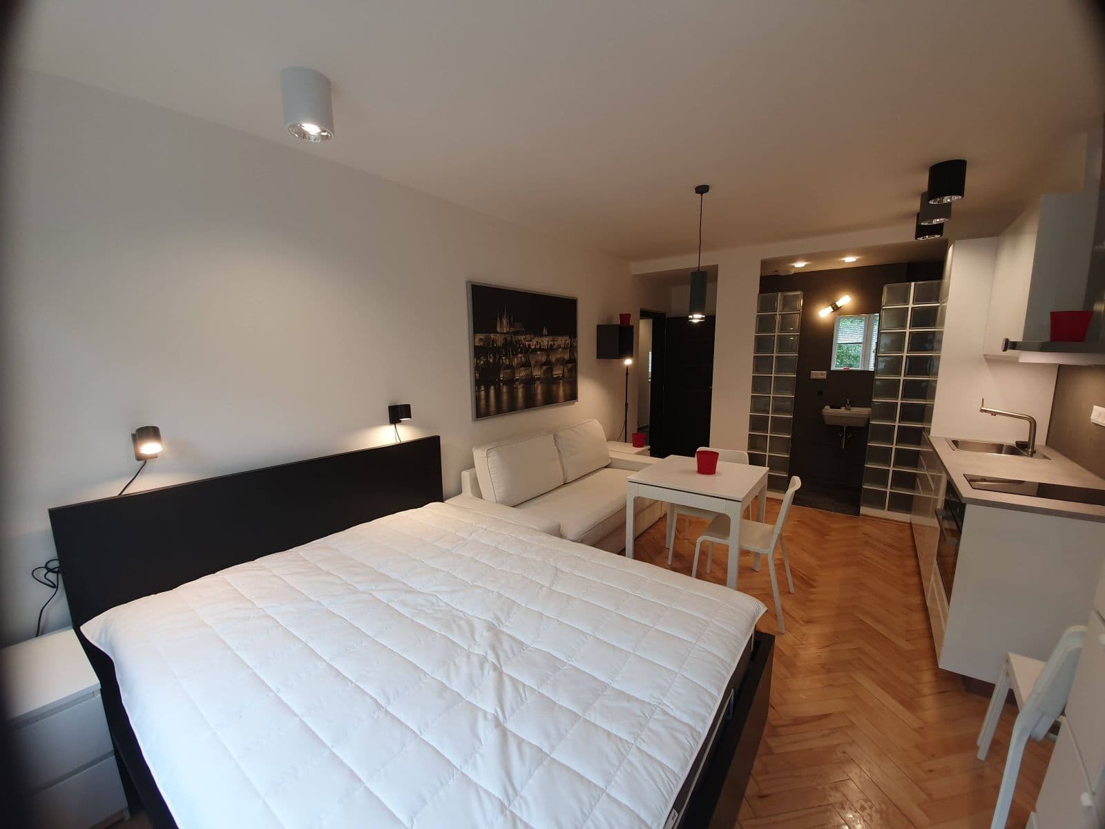Prenájom bytu Garsoniéra 28 m², Kamerunská, Praha, Praha Prenájom bytu Garsoniéra 28 m², Kamerunská, Praha, Praha