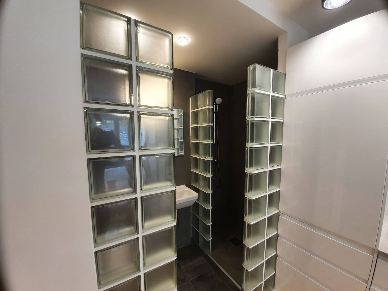Prenájom bytu Garsoniéra 28 m², Kamerunská, Praha, Praha Prenájom bytu Garsoniéra 28 m², Kamerunská, Praha, Praha