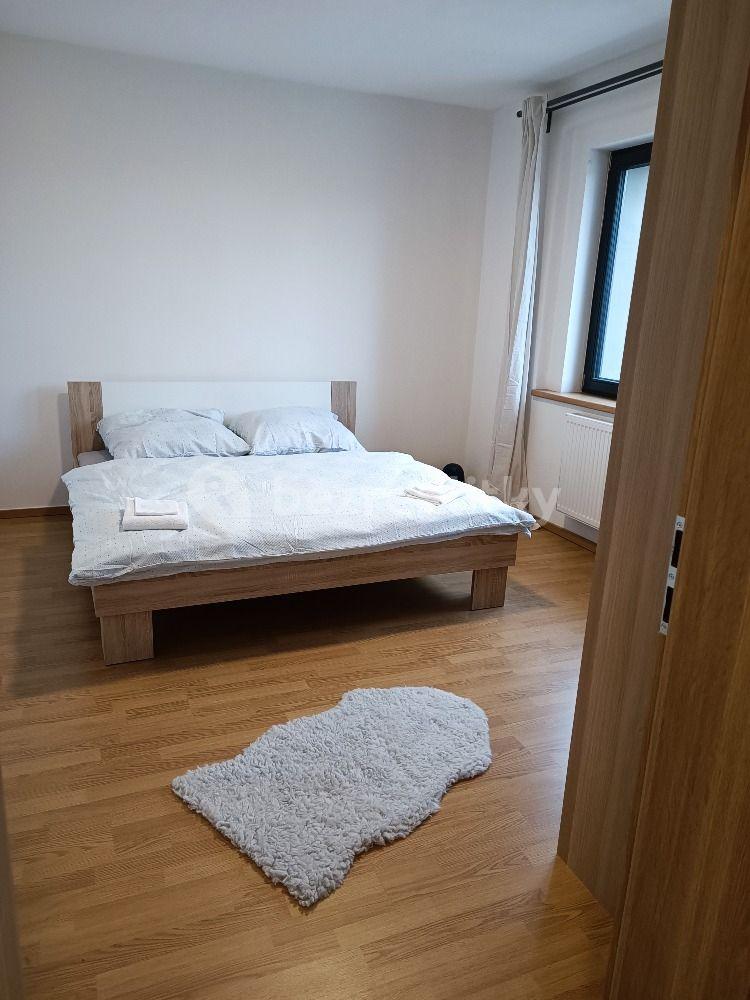 Prenájom bytu 4-izbový 78 m², V nových domcích, Praha, Praha