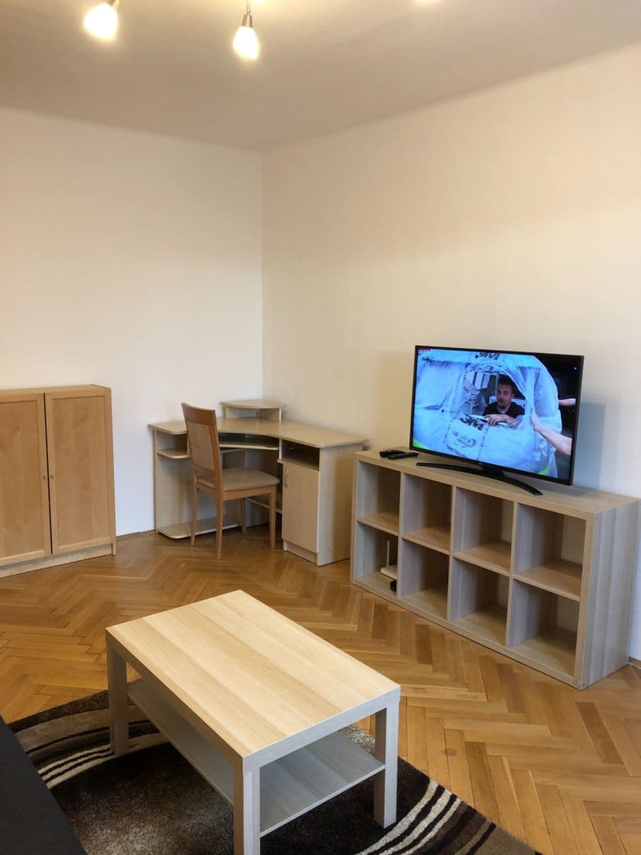 Prenájom bytu 2-izbový 55 m², Uránová, Ružinov, Bratislavský kraj Prenájom bytu 2-izbový 55 m², Uránová, Ružinov, Bratislavský kraj