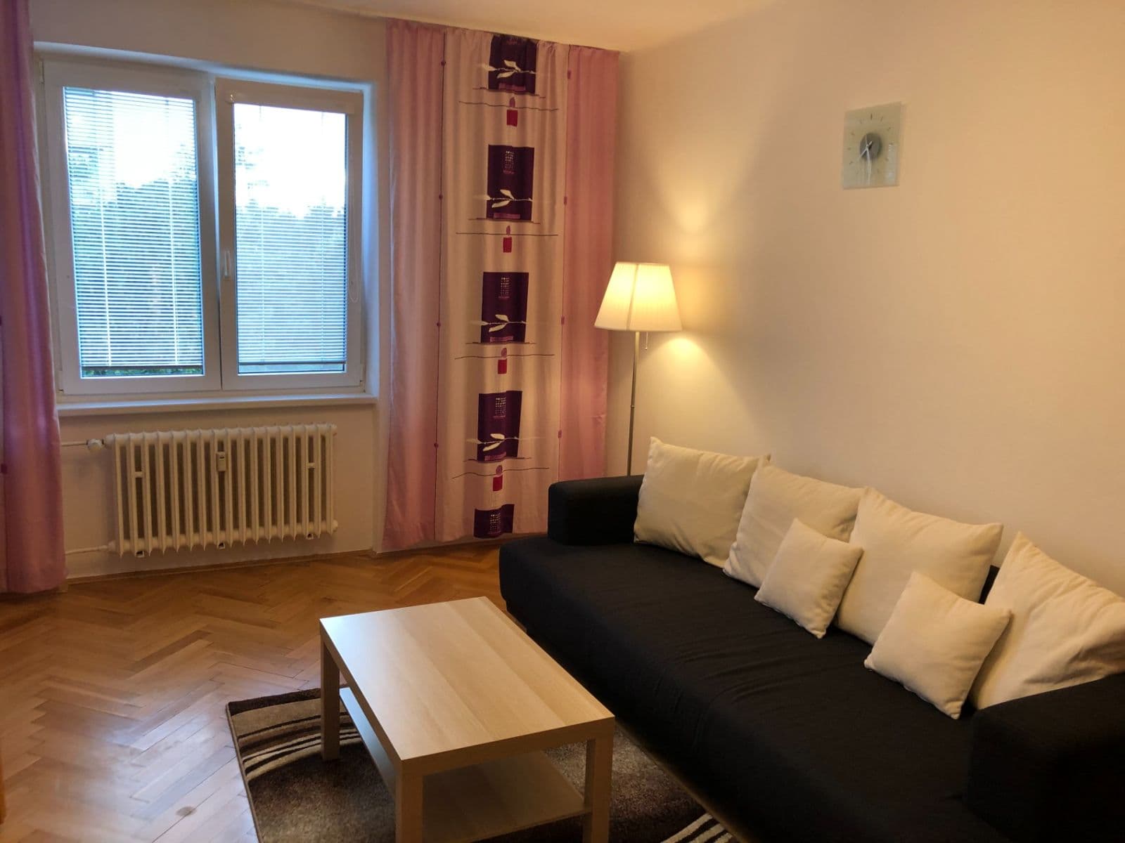 Prenájom bytu 2-izbový 55 m², Uránová, Ružinov, Bratislavský kraj Prenájom bytu 2-izbový 55 m², Uránová, Ružinov, Bratislavský kraj