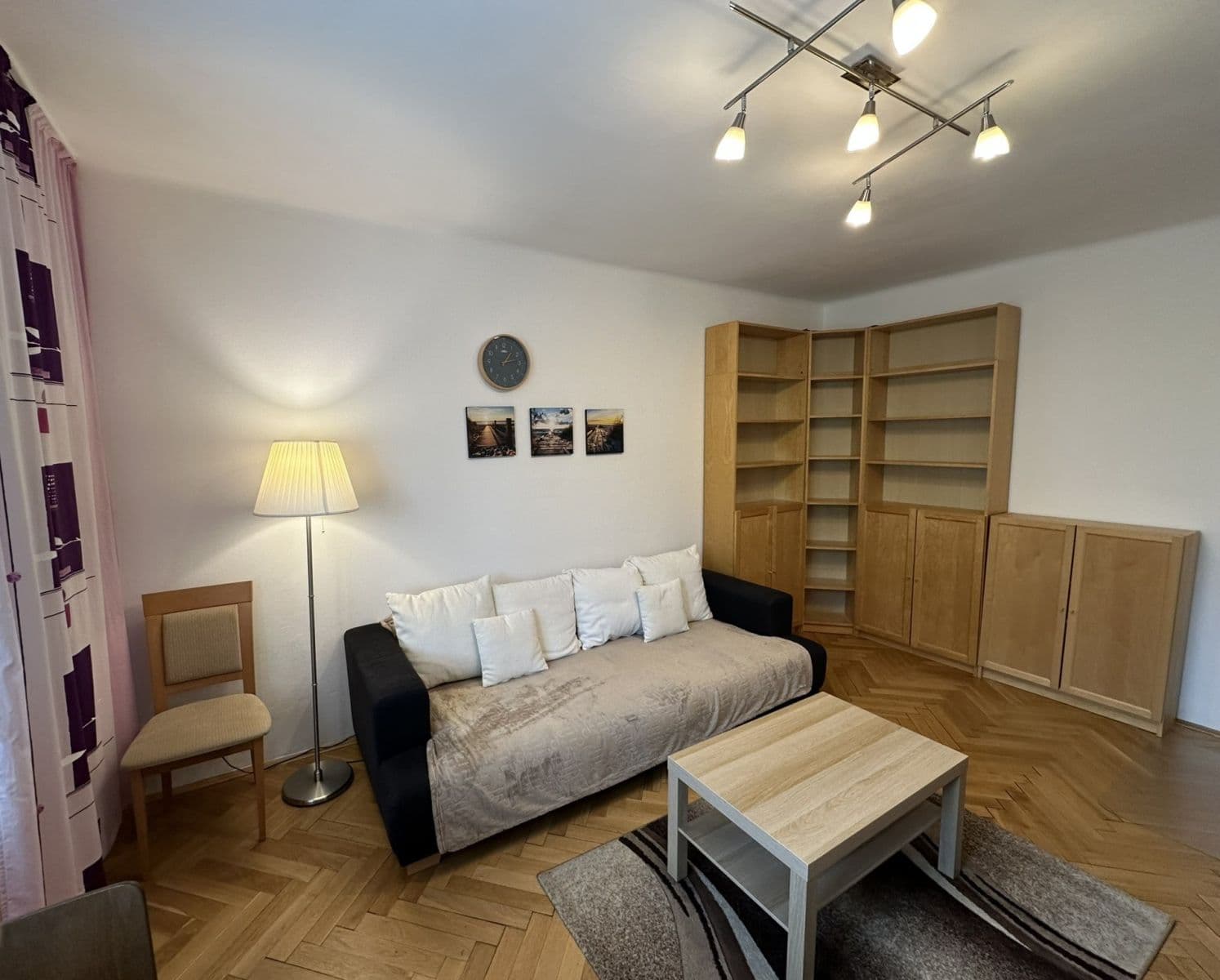 Prenájom bytu 2-izbový 55 m², Uránová, Ružinov, Bratislavský kraj Prenájom bytu 2-izbový 55 m², Uránová, Ružinov, Bratislavský kraj