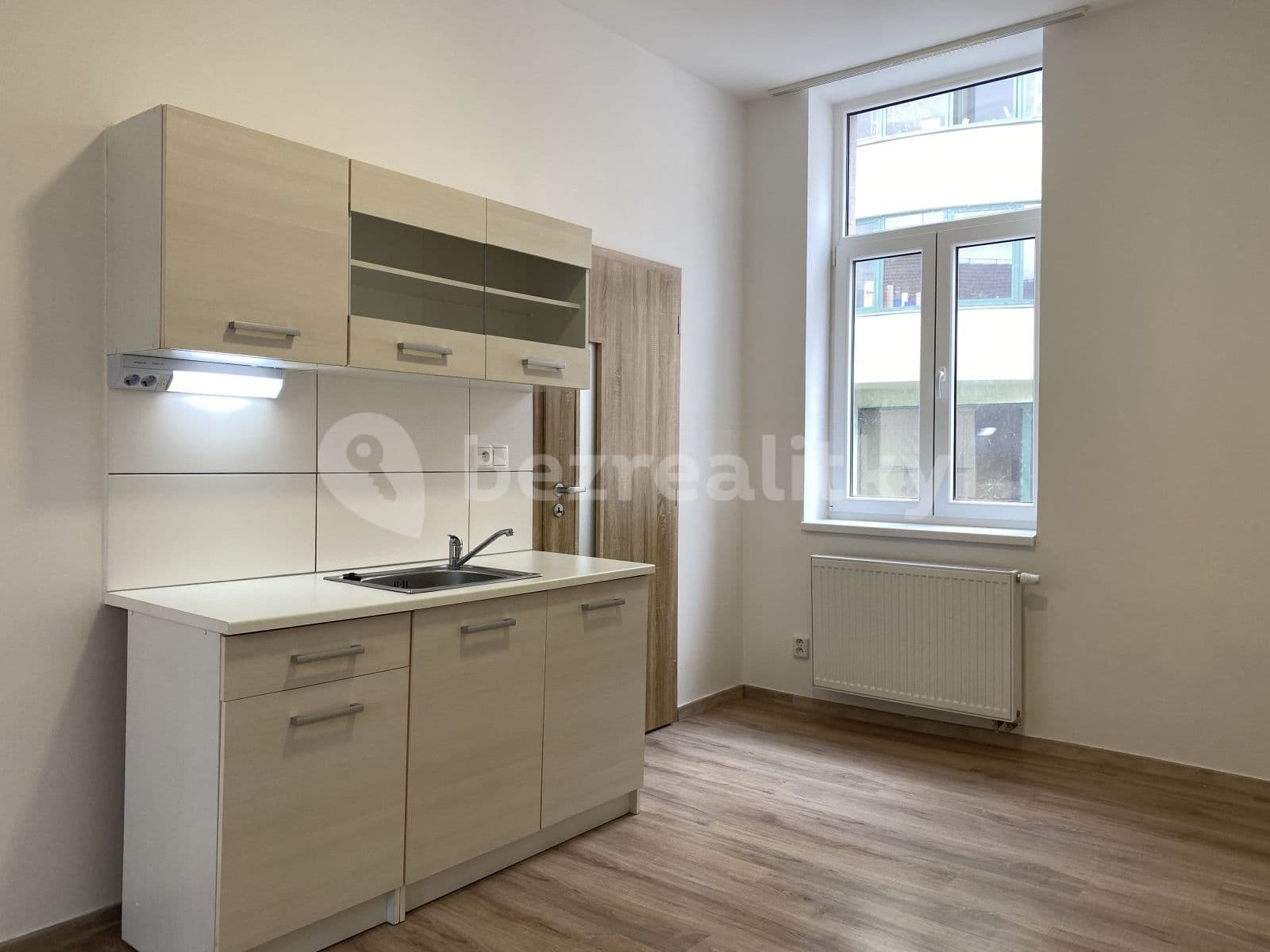 Prenájom bytu 1-izbový 18 m², Riegrovo Náměstí, Poděbrady, Středočeský kraj Prenájom bytu 1-izbový 18 m², Riegrovo Náměstí, Poděbrady, Středočeský kraj