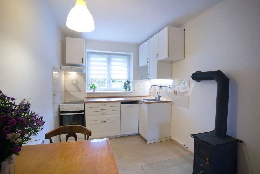 Prenájom bytu 2-izbový 57 m², Pod Školou, Ústí nad Labem, Ústecký kraj Prenájom bytu 2-izbový 57 m², Pod Školou, Ústí nad Labem, Ústecký kraj