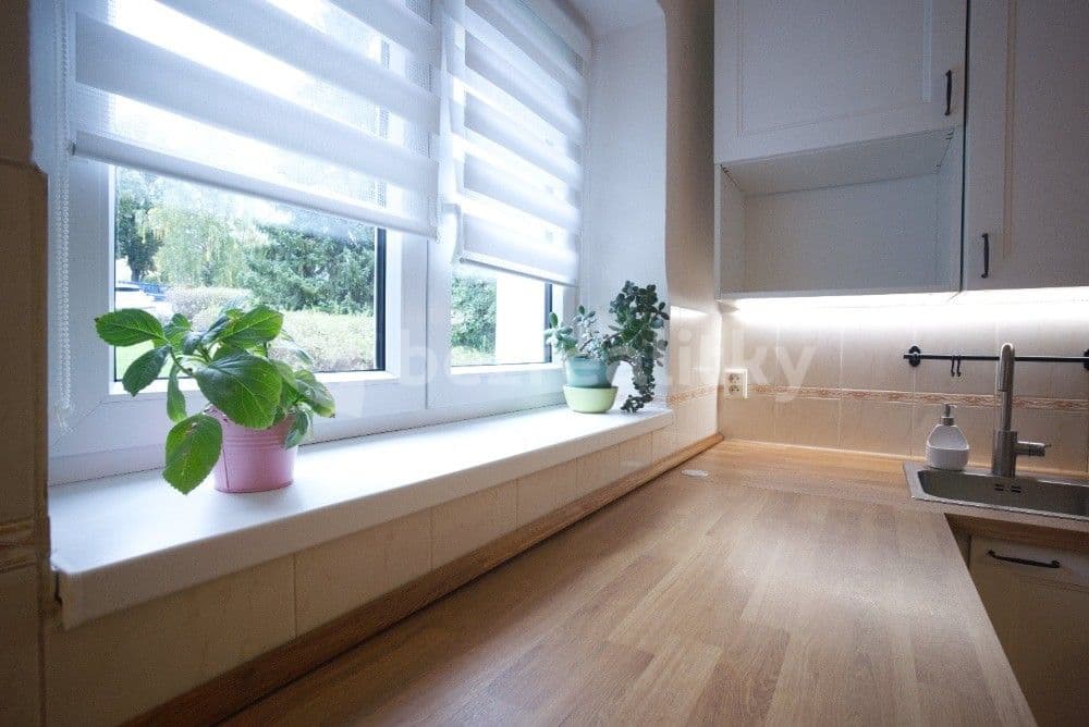 Prenájom bytu 2-izbový 57 m², Pod Školou, Ústí nad Labem, Ústecký kraj Prenájom bytu 2-izbový 57 m², Pod Školou, Ústí nad Labem, Ústecký kraj