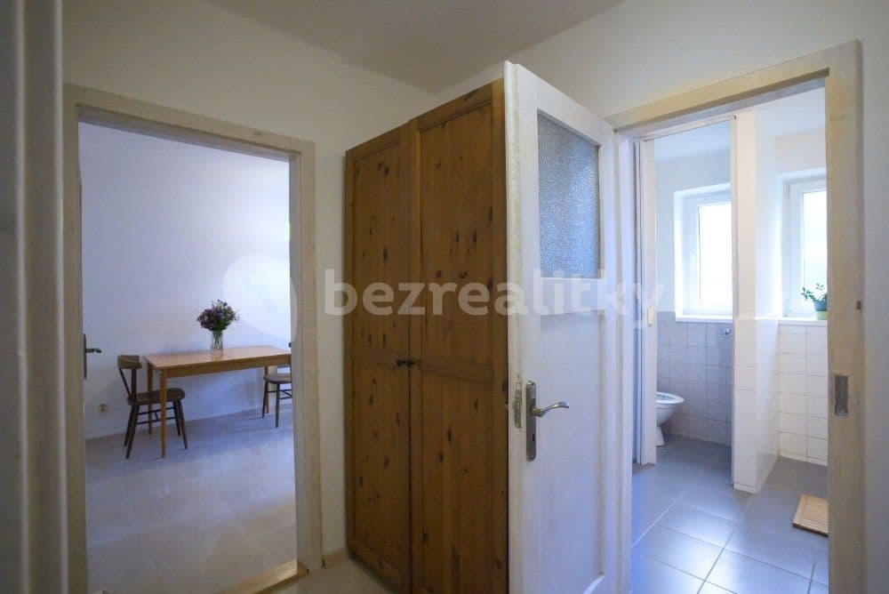 Prenájom bytu 2-izbový 57 m², Pod Školou, Ústí nad Labem, Ústecký kraj Prenájom bytu 2-izbový 57 m², Pod Školou, Ústí nad Labem, Ústecký kraj