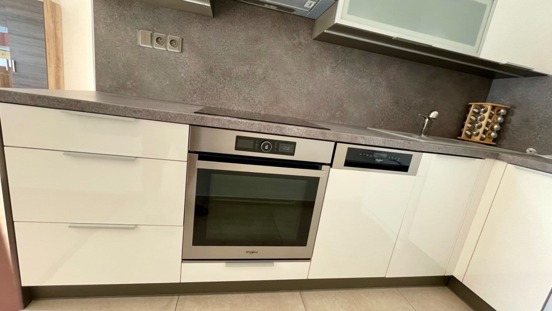 Prenájom bytu 2-izbový 53 m², Brno, Jihomoravský kraj Prenájom bytu 2-izbový 53 m², Brno, Jihomoravský kraj
