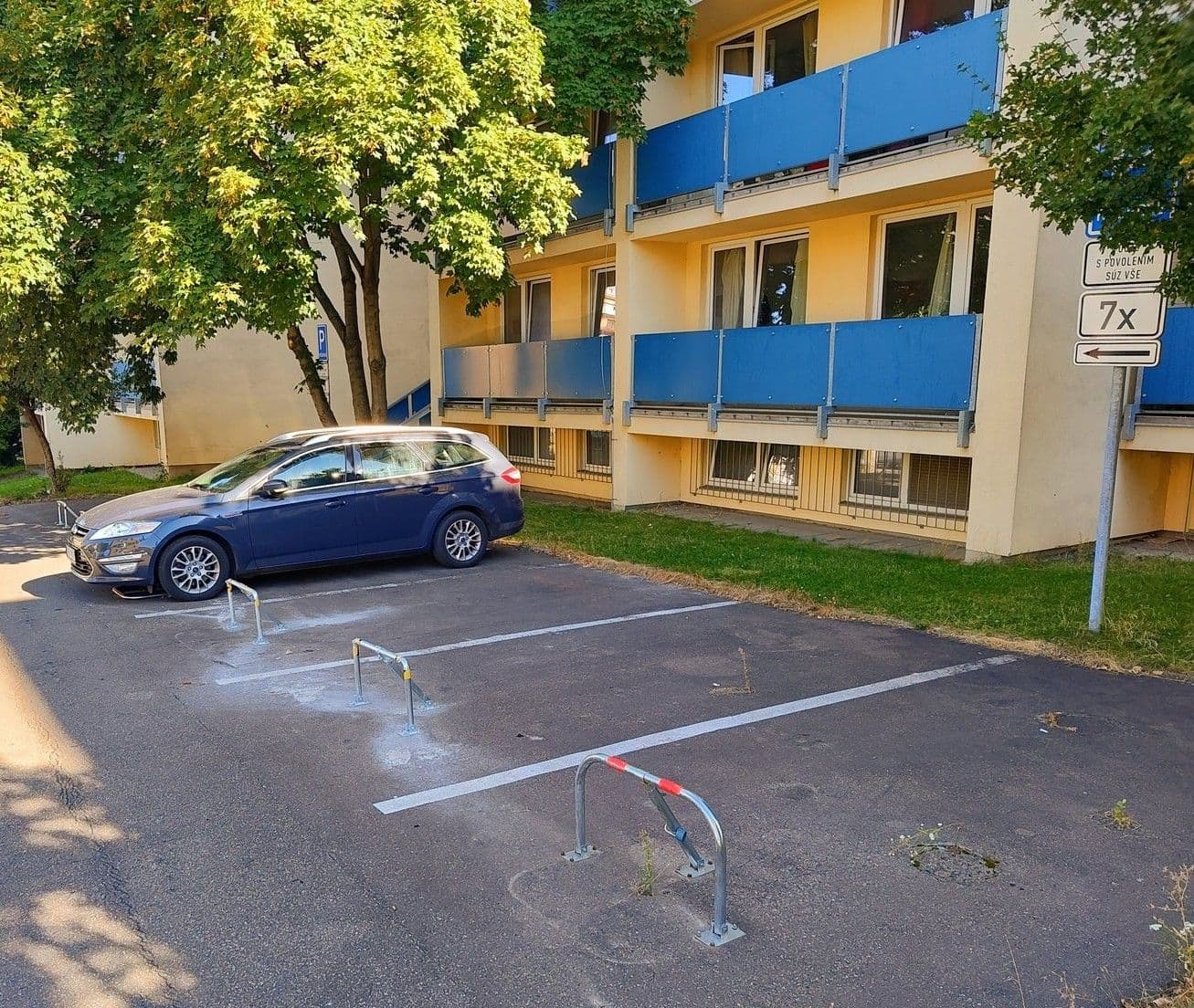 Prenájom garáže 10 m², Jeseniova, Praha, Praha Prenájom garáže 10 m², Jeseniova, Praha, Praha