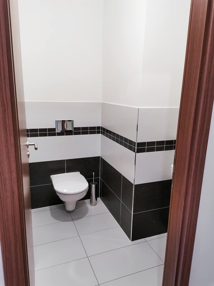 Prenájom bytu 4-izbový 110 m², Padovská, Praha, Praha Prenájom bytu 4-izbový 110 m², Padovská, Praha, Praha
