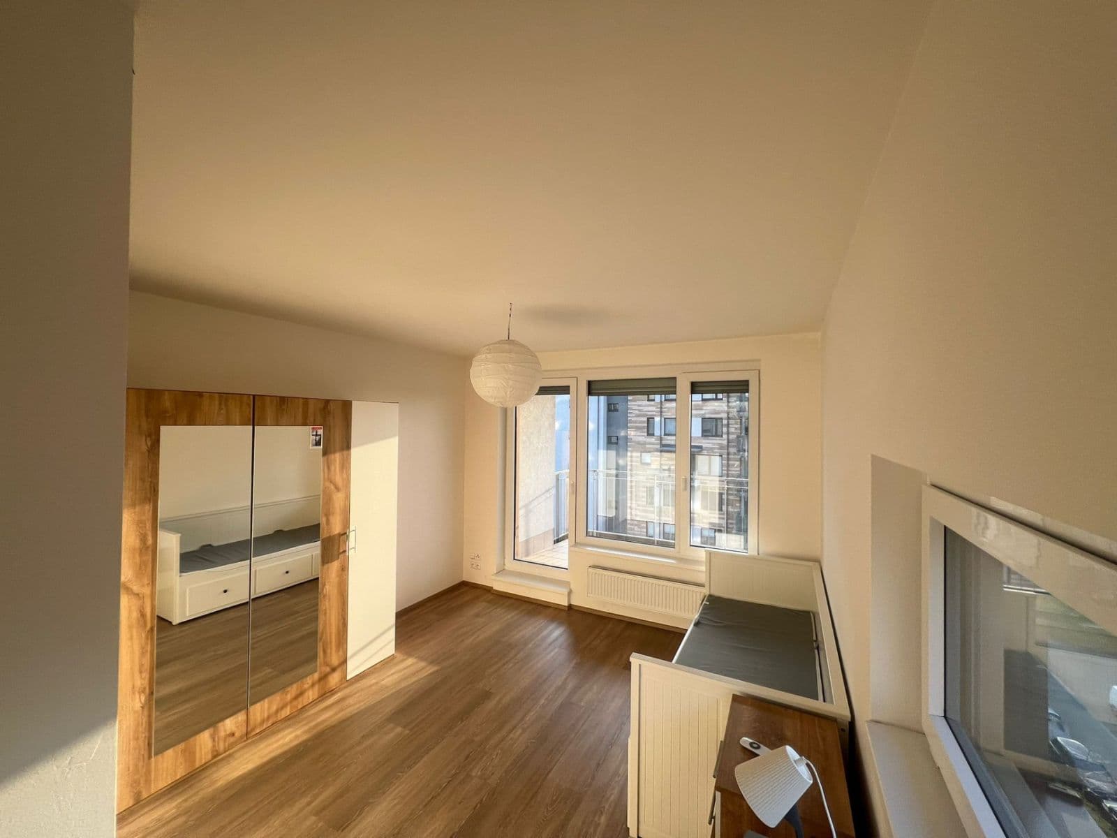 Prenájom bytu 4-izbový 110 m², Padovská, Praha, Praha Prenájom bytu 4-izbový 110 m², Padovská, Praha, Praha