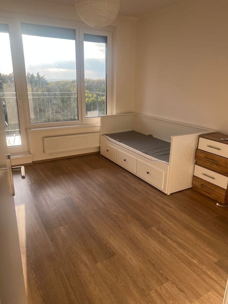 Prenájom bytu 4-izbový 110 m², Padovská, Praha, Praha Prenájom bytu 4-izbový 110 m², Padovská, Praha, Praha