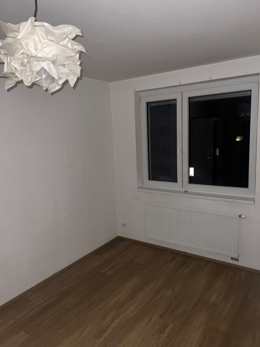 Prenájom bytu 4-izbový 110 m², Padovská, Praha, Praha Prenájom bytu 4-izbový 110 m², Padovská, Praha, Praha