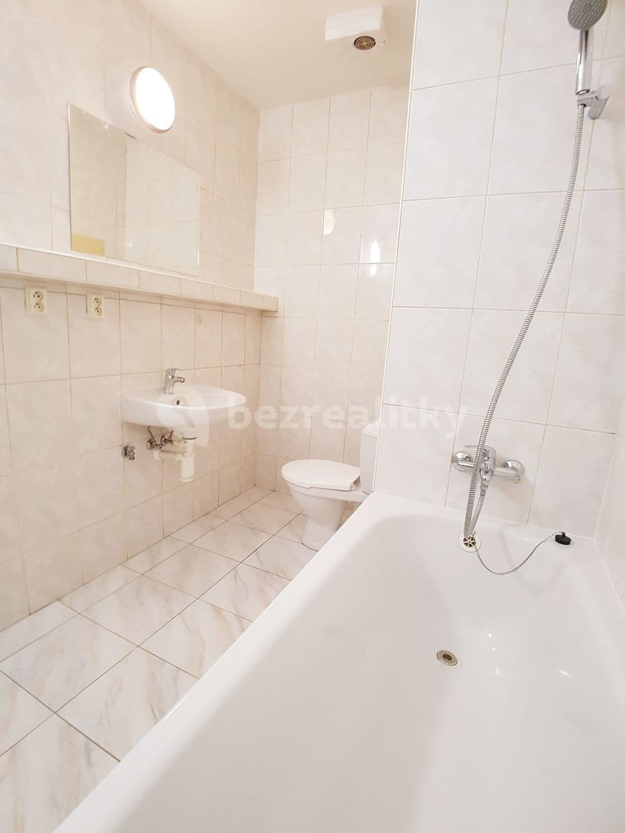 Prenájom bytu 1-izbový 32 m², Sluneční Náměstí, Praha, Praha Prenájom bytu 1-izbový 32 m², Sluneční Náměstí, Praha, Praha