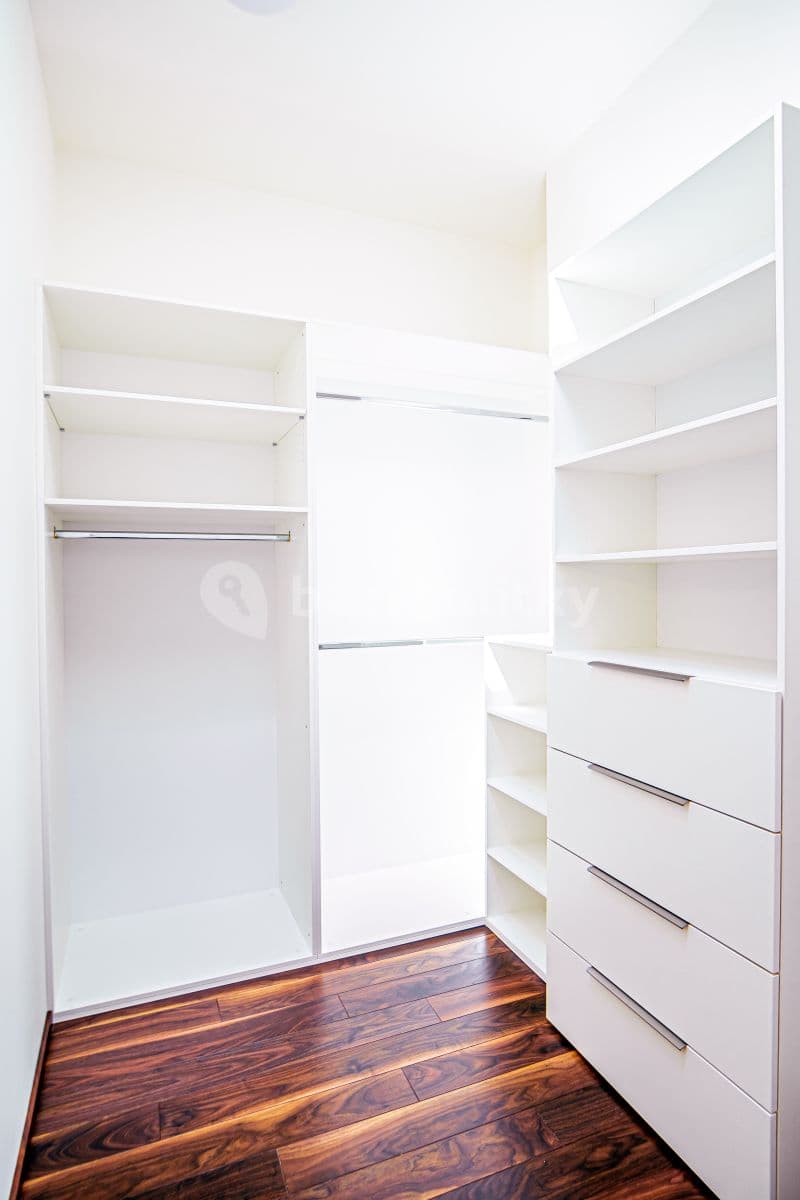 Prenájom bytu 5-izbový 184 m², Lípová, Praha, Praha Prenájom bytu 5-izbový 184 m², Lípová, Praha, Praha