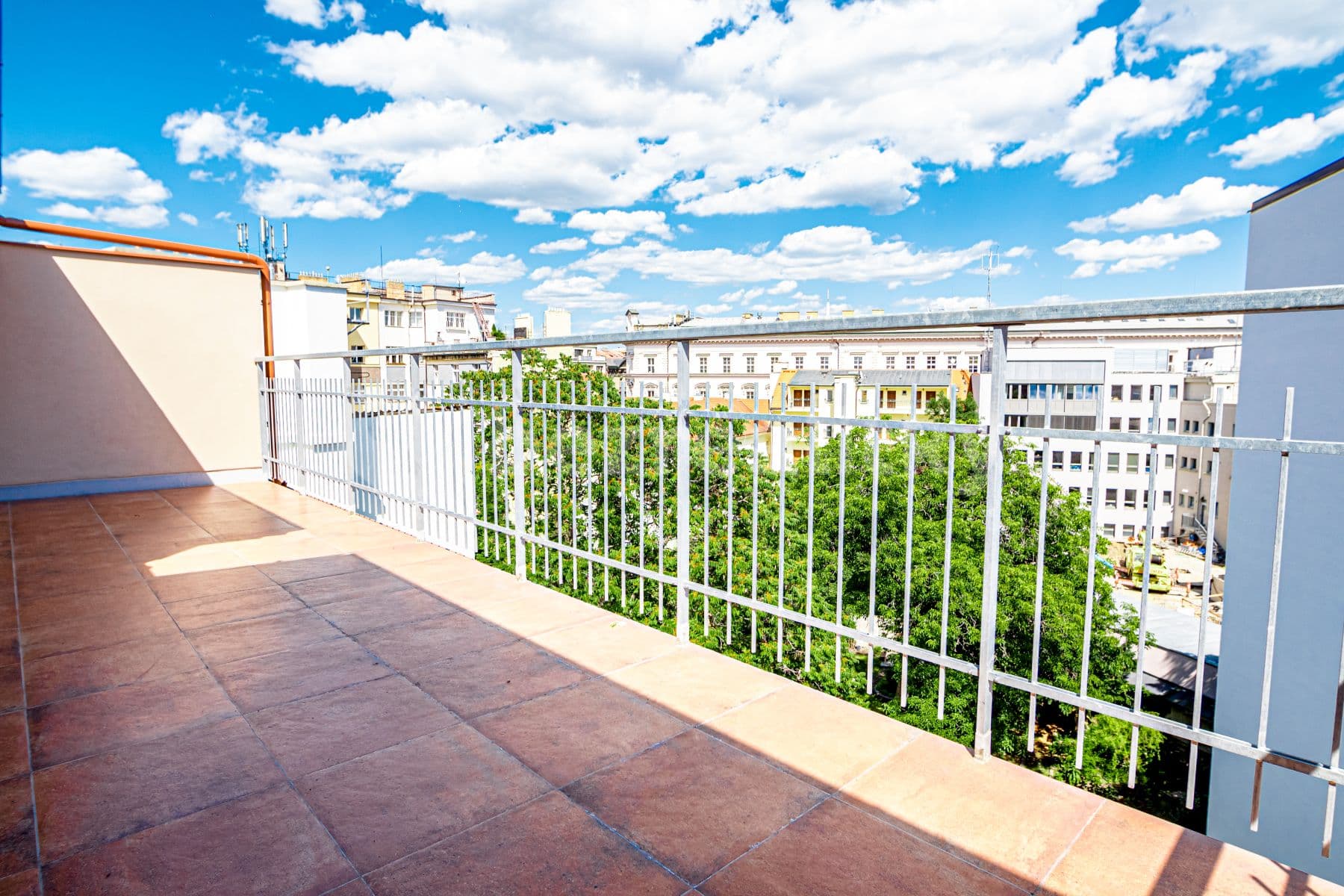 Prenájom bytu 5-izbový 184 m², Lípová, Praha, Praha Prenájom bytu 5-izbový 184 m², Lípová, Praha, Praha