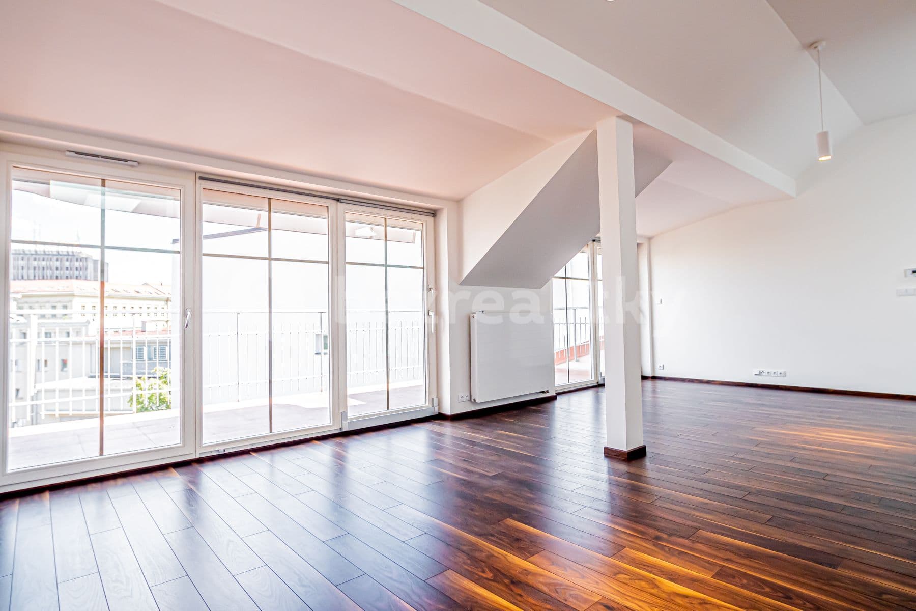 Prenájom bytu 5-izbový 184 m², Lípová, Praha, Praha Prenájom bytu 5-izbový 184 m², Lípová, Praha, Praha