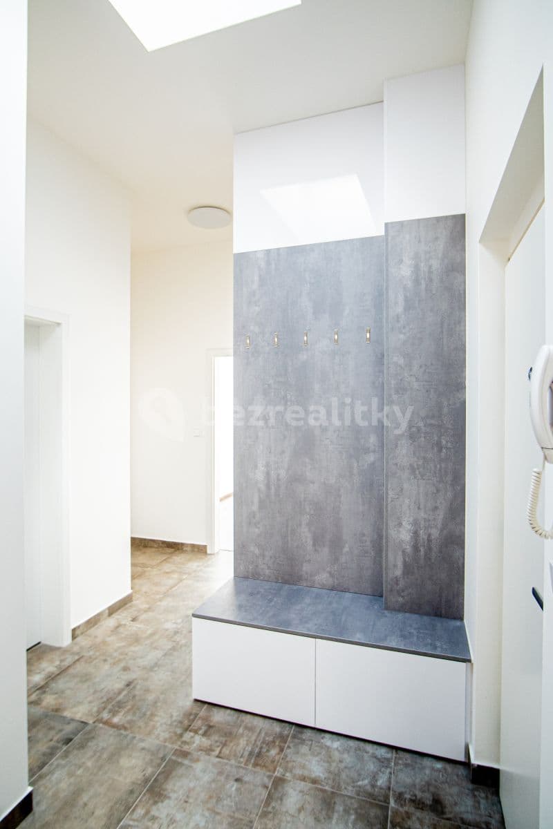 Prenájom bytu 5-izbový 184 m², Lípová, Praha, Praha Prenájom bytu 5-izbový 184 m², Lípová, Praha, Praha