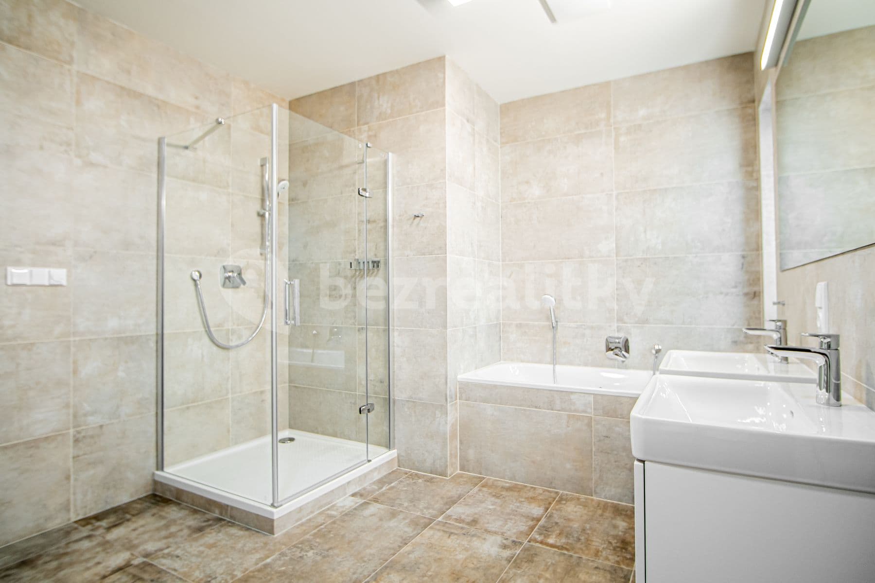 Prenájom bytu 5-izbový 184 m², Lípová, Praha, Praha Prenájom bytu 5-izbový 184 m², Lípová, Praha, Praha