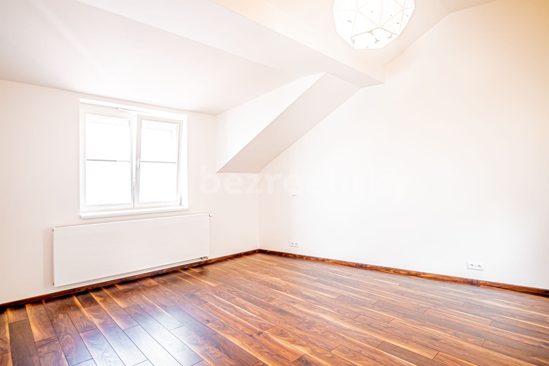 Prenájom bytu 5-izbový 184 m², Lípová, Praha, Praha Prenájom bytu 5-izbový 184 m², Lípová, Praha, Praha