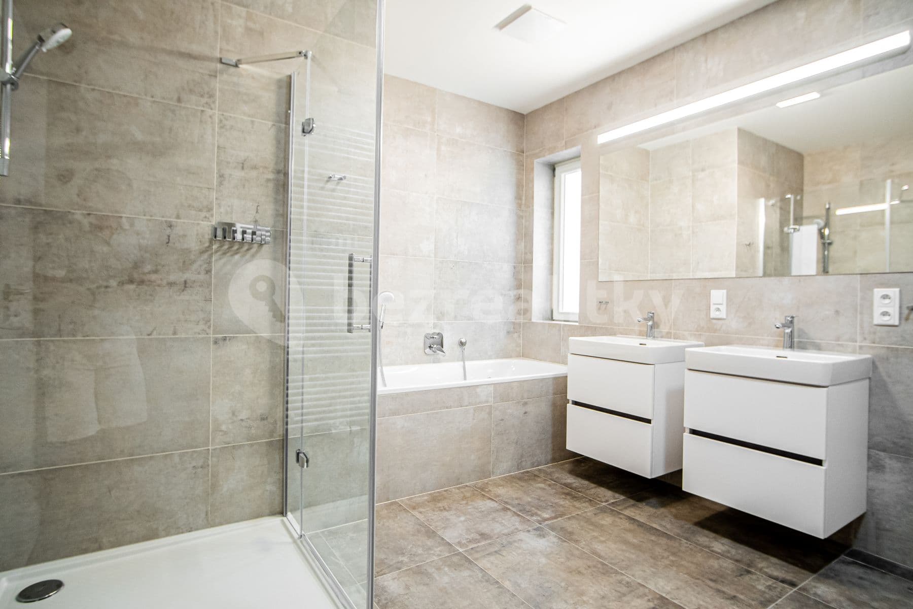 Prenájom bytu 5-izbový 184 m², Lípová, Praha, Praha Prenájom bytu 5-izbový 184 m², Lípová, Praha, Praha