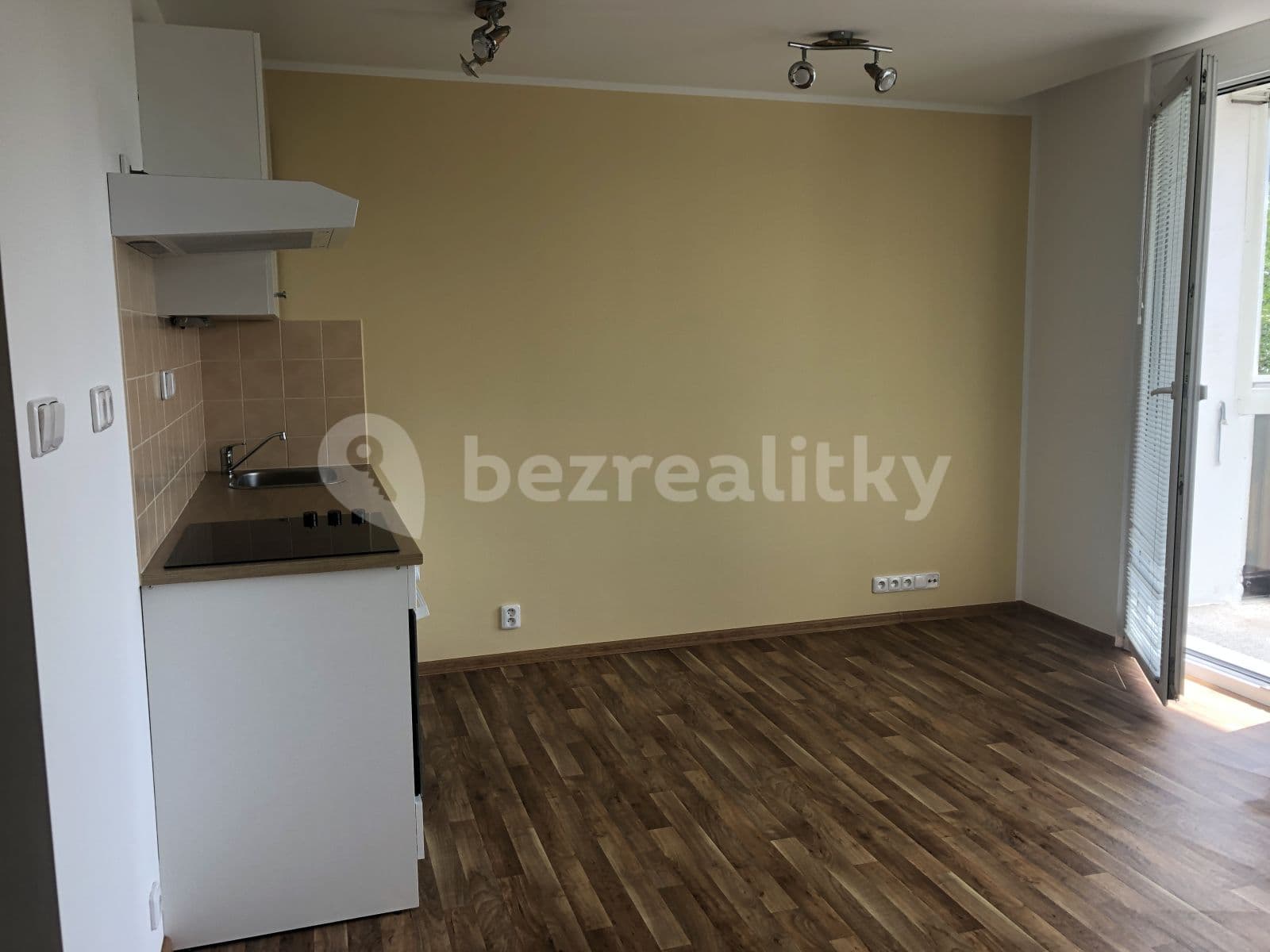 Prenájom bytu Garsoniéra 26 m², Písnická, Praha, Praha Prenájom bytu Garsoniéra 26 m², Písnická, Praha, Praha