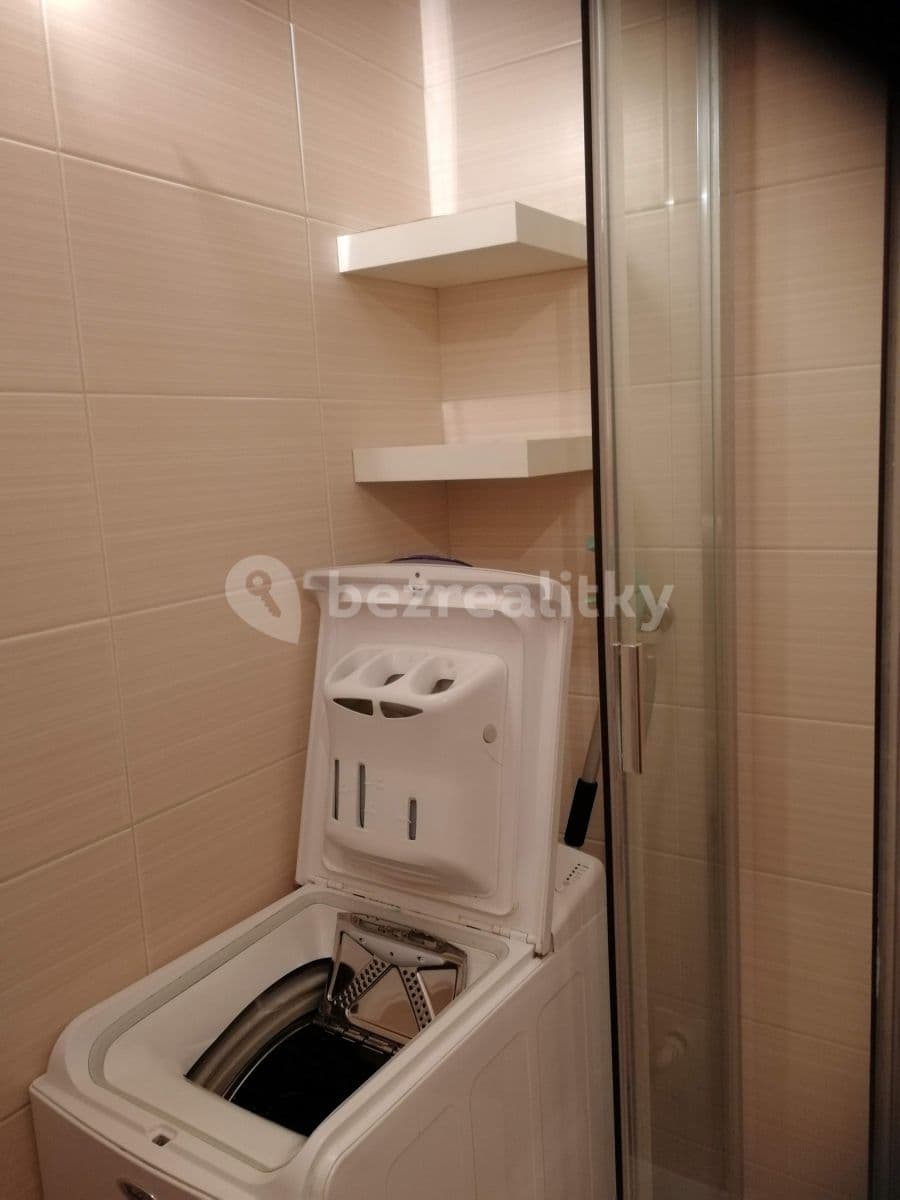 Prenájom bytu 2-izbový 43 m², Radarová, Ružinov, Bratislavský kraj Prenájom bytu 2-izbový 43 m², Radarová, Ružinov, Bratislavský kraj