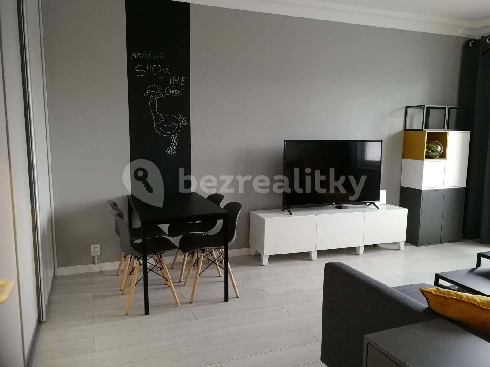 Prenájom bytu 2-izbový 43 m², Radarová, Ružinov, Bratislavský kraj Prenájom bytu 2-izbový 43 m², Radarová, Ružinov, Bratislavský kraj