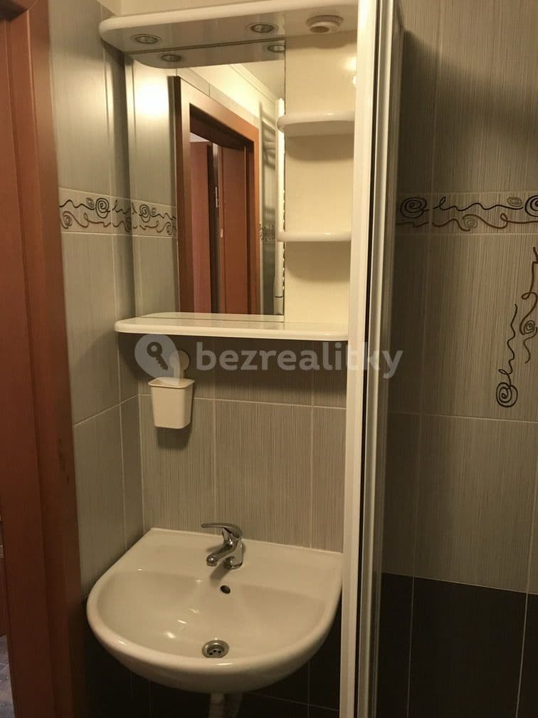Prenájom bytu 1-izbový 28 m², Záhřebská, Praha, Praha Prenájom bytu 1-izbový 28 m², Záhřebská, Praha, Praha