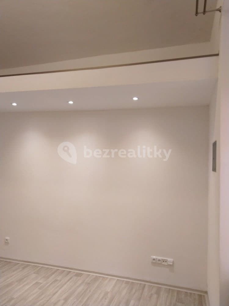 Prenájom bytu Garsoniéra 22 m², Lublaňská, Praha, Praha Prenájom bytu Garsoniéra 22 m², Lublaňská, Praha, Praha
