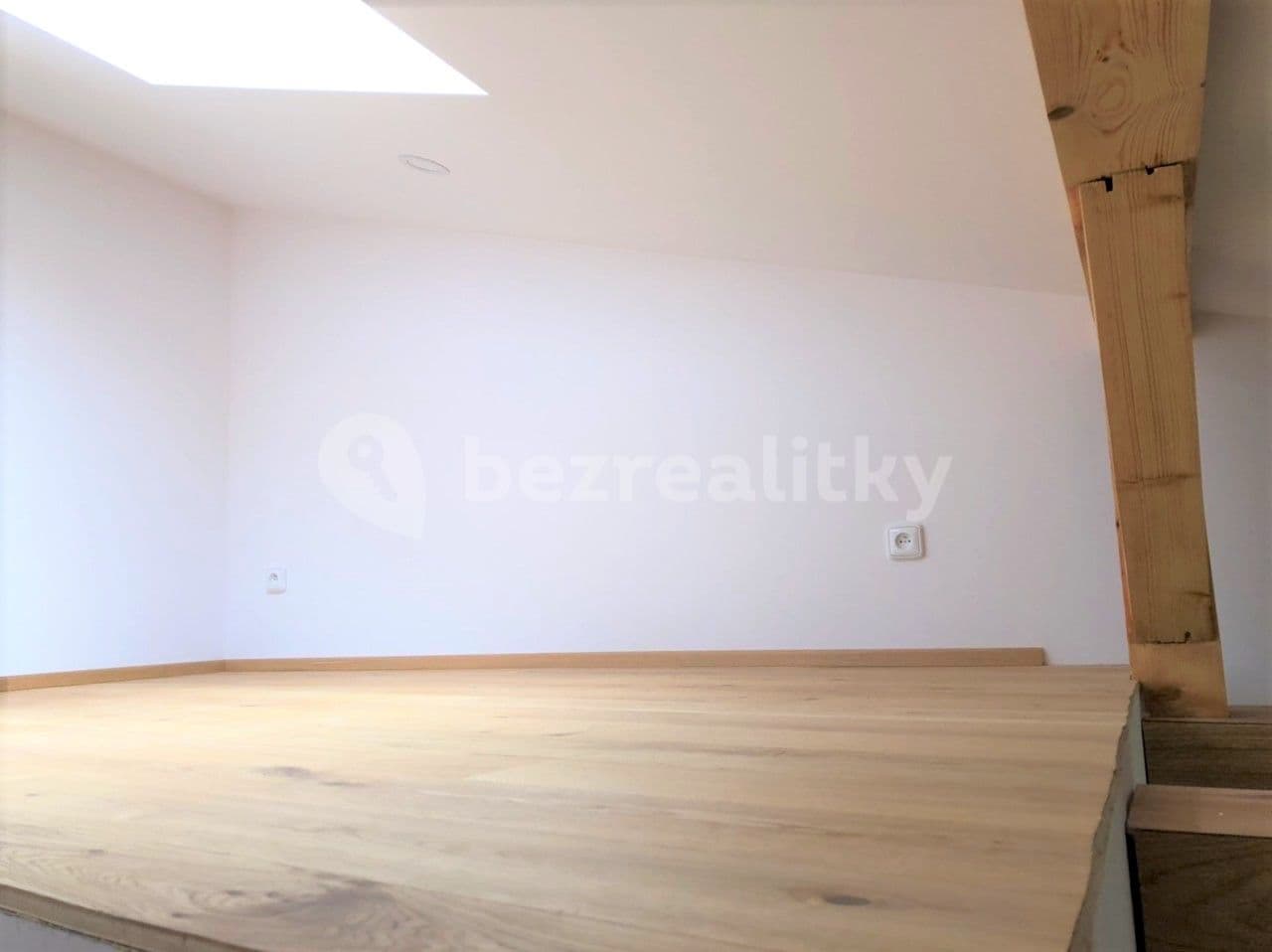 Prenájom bytu Garsoniéra 33 m², Moskevská, Praha, Praha Prenájom bytu Garsoniéra 33 m², Moskevská, Praha, Praha