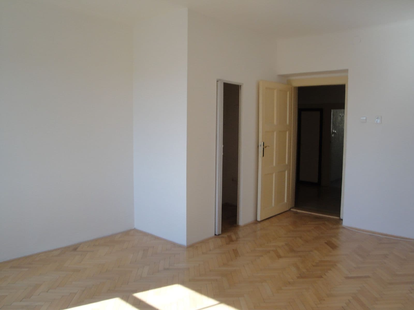 Prenájom bytu 3-izbový 87 m², Na Rozcestí, Praha, Praha Prenájom bytu 3-izbový 87 m², Na Rozcestí, Praha, Praha