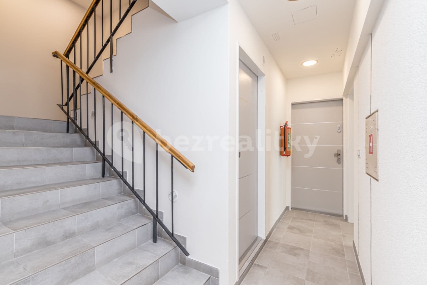 Prenájom bytu 1-izbový 28 m², Na Vysočanských Vinicích, Praha, Praha Prenájom bytu 1-izbový 28 m², Na Vysočanských Vinicích, Praha, Praha