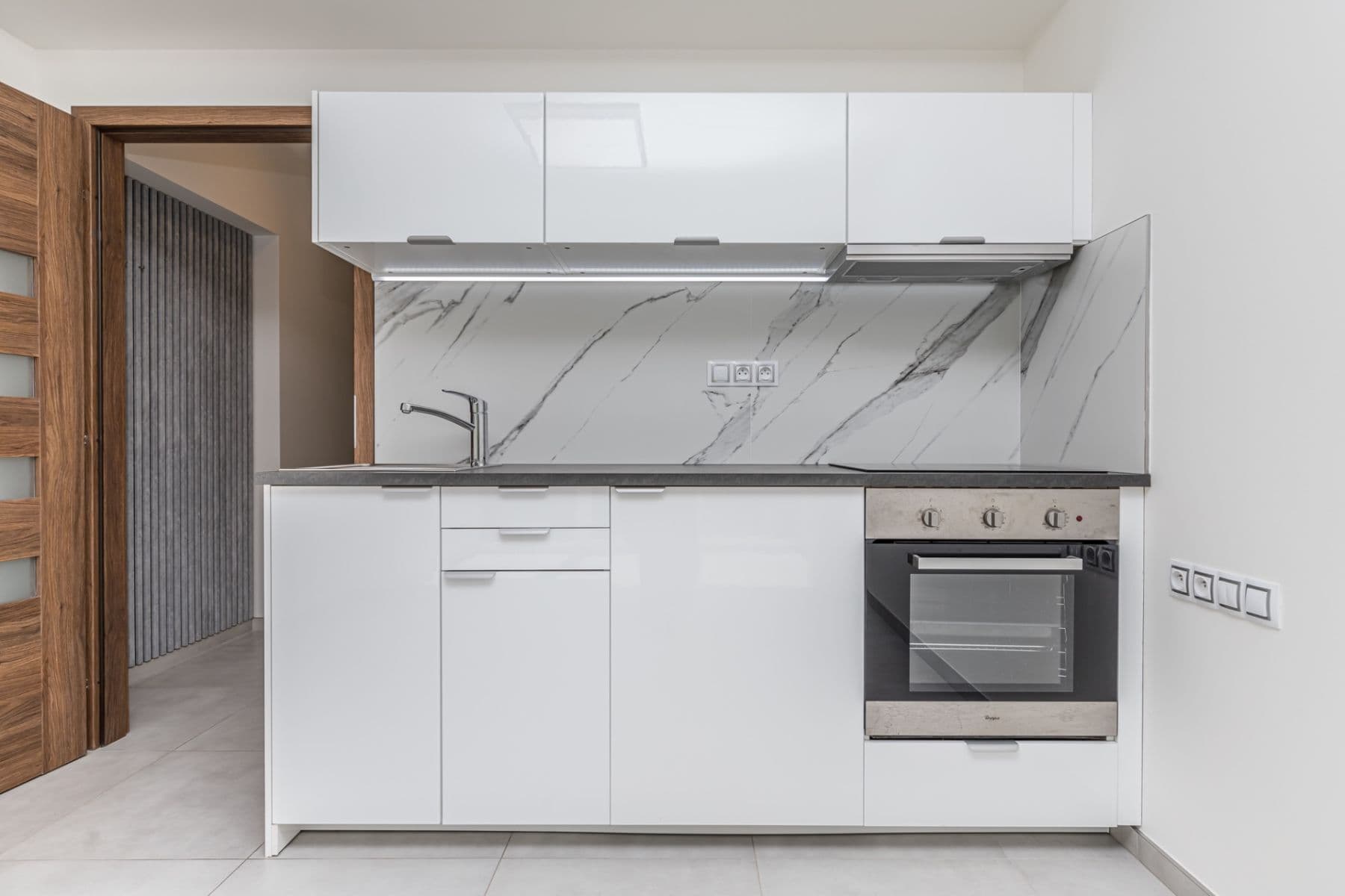 Prenájom bytu 1-izbový 28 m², Na Vysočanských Vinicích, Praha, Praha Prenájom bytu 1-izbový 28 m², Na Vysočanských Vinicích, Praha, Praha