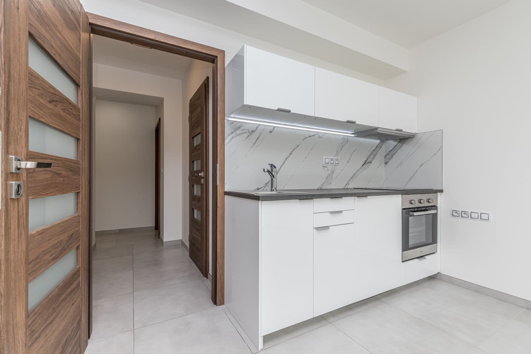 Prenájom bytu 1-izbový 28 m², Na Vysočanských Vinicích, Praha, Praha Prenájom bytu 1-izbový 28 m², Na Vysočanských Vinicích, Praha, Praha