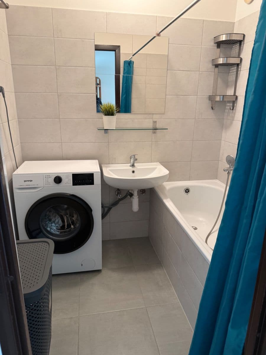 Prenájom bytu 2-izbový 56 m², Hvězdná, Liberec, Liberecký kraj Prenájom bytu 2-izbový 56 m², Hvězdná, Liberec, Liberecký kraj