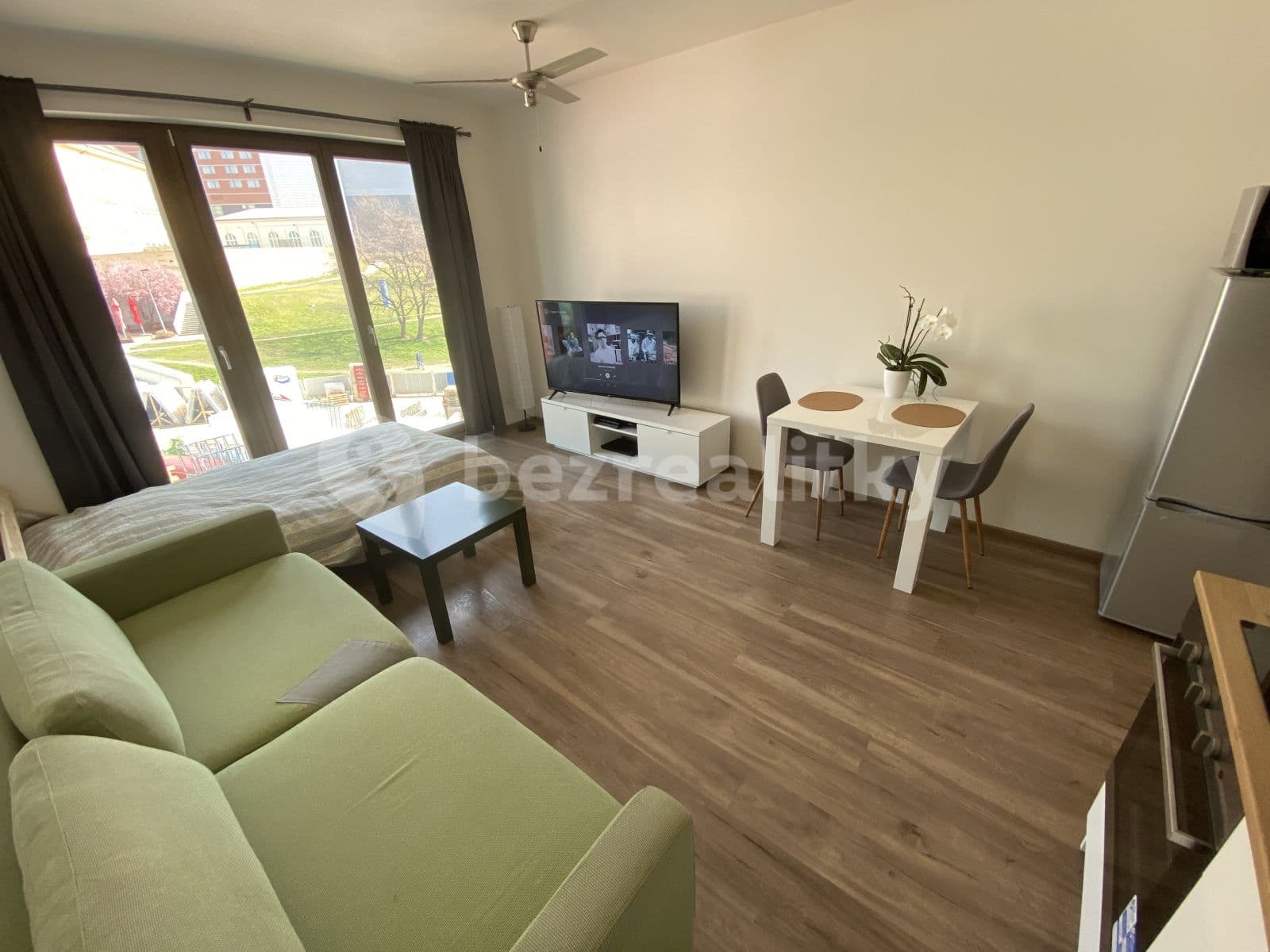 Prenájom bytu 1-izbový 28 m², Bassova, Praha, Praha Prenájom bytu 1-izbový 28 m², Bassova, Praha, Praha