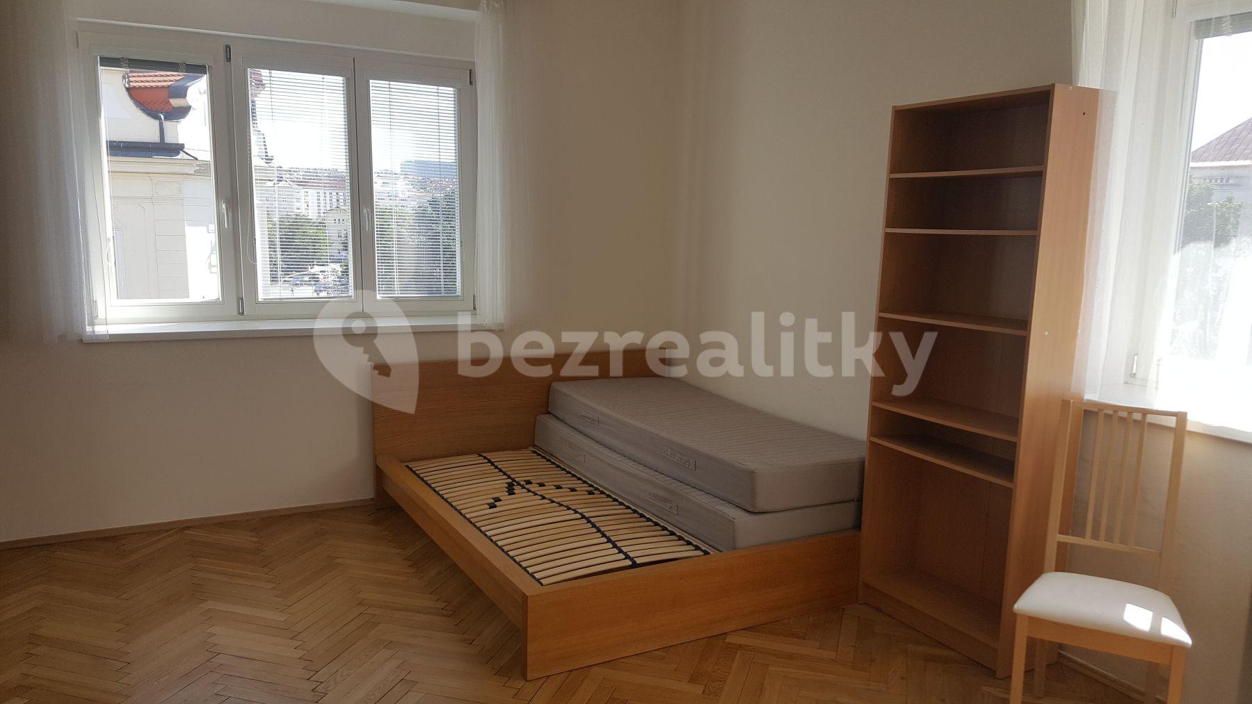 Prenájom bytu 1-izbový 50 m², U Vršovického Nádraží, Praha, Praha