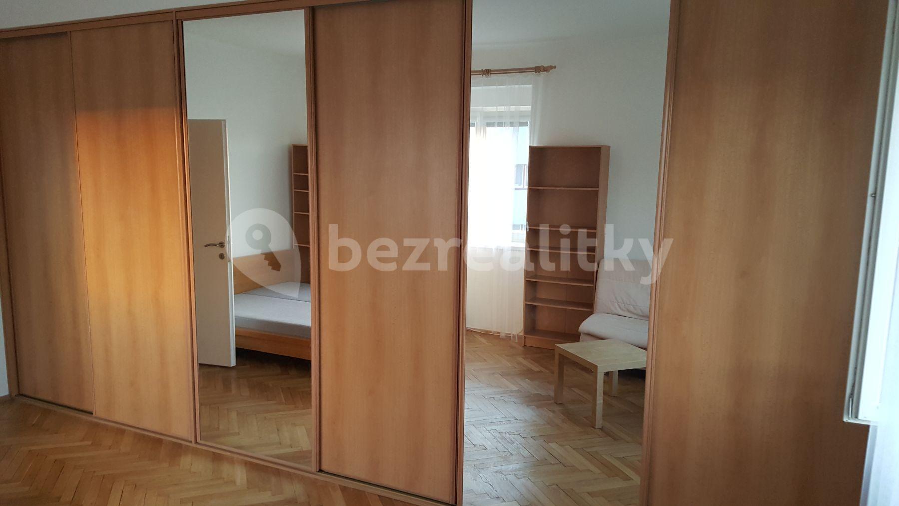 Prenájom bytu 1-izbový 50 m², U Vršovického Nádraží, Praha, Praha