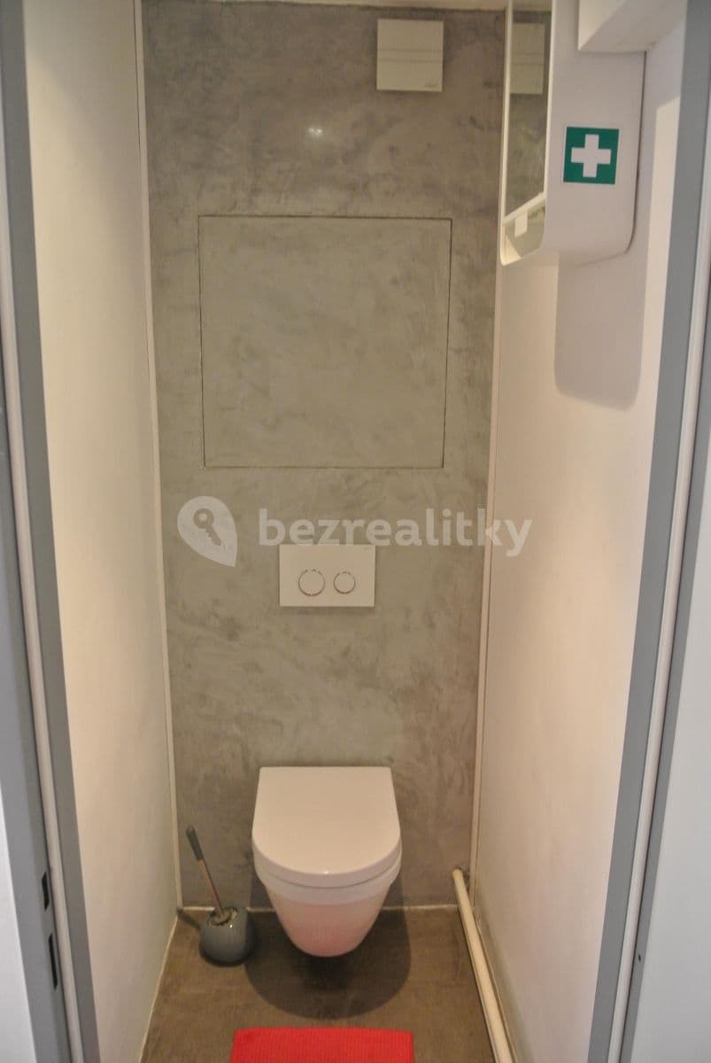 Prenájom bytu 3-izbový 56 m², K Olympiku, Praha, Praha Prenájom bytu 3-izbový 56 m², K Olympiku, Praha, Praha