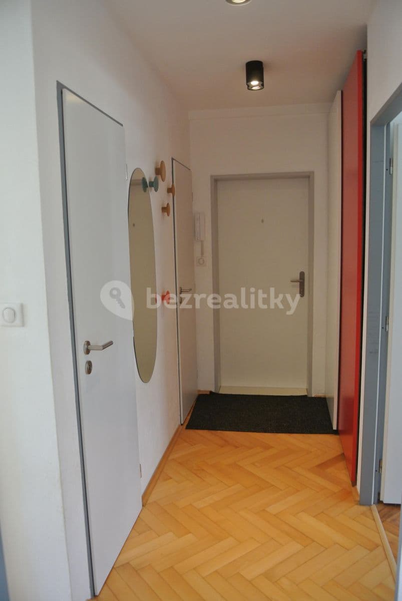 Prenájom bytu 3-izbový 56 m², K Olympiku, Praha, Praha Prenájom bytu 3-izbový 56 m², K Olympiku, Praha, Praha